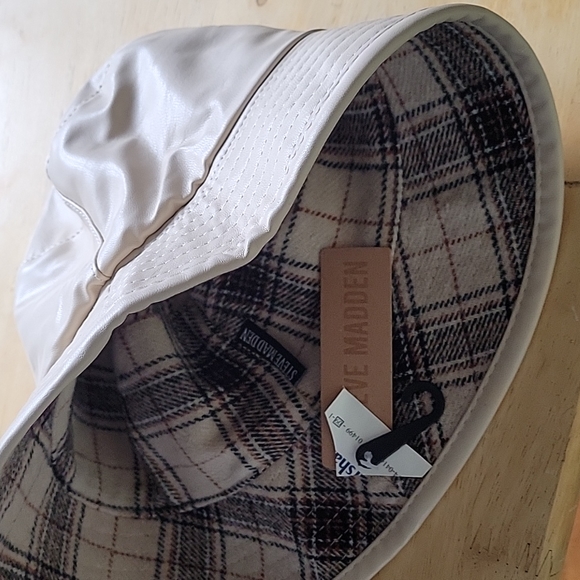 STEVE MADDEN BUCKET HAT - Picture 7 of 11